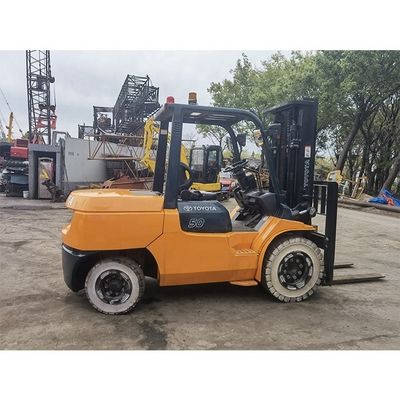 5000kg トヨタ7f50フォークリフト トラック 上海で3マストと6000mmのリフティング高度