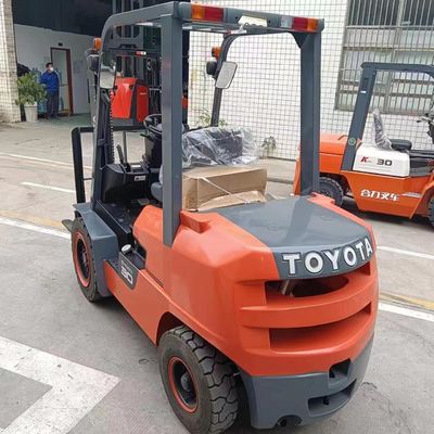 3トン3000kg 日本製ISUZUエンジンを備えた二手トヨタフォークリフト FDZN30