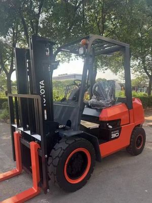3トン3000kg 日本製ISUZUエンジンを備えた二手トヨタフォークリフト FDZN30