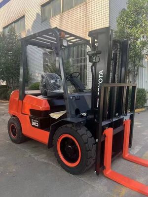3トン3000kg 日本製ISUZUエンジンを備えた二手トヨタフォークリフト FDZN30