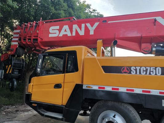 安価な SANY 75 トン STC750 オリジナルエンジン付きの中古水力移動トラッククレーン
