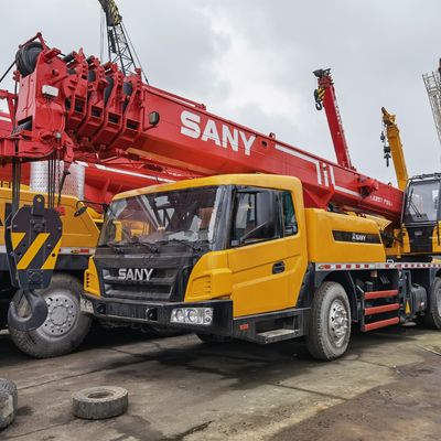 SANY STC250 モバイルクレーン 25トンの持ち上げ能力とオリジナルの水力シリンダー