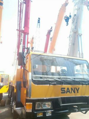 本物の液圧バルブで,良好な状態で使用されたSANYトラッククレーン55トン