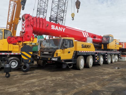 100トンのSANY STC1000 トラッククレーン 220トンの容量とオリジナルの液圧バルブ