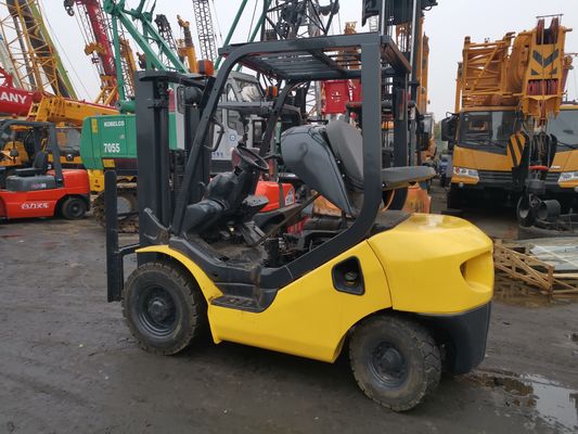 日本から使用されたコマツーFD50フォークリフトFD30FD35 1200mmフォーク長で出荷準備中