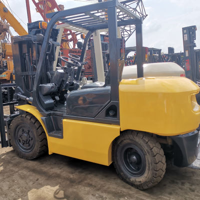建築材料の店ではベストです 中古のコマツーフォークリフト FD25 FD30 FD40 FD50