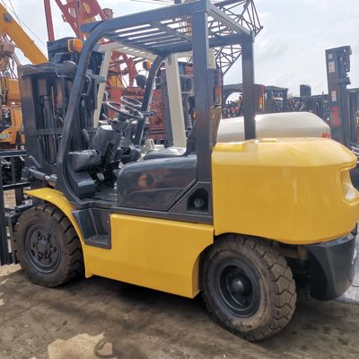建築材料の店ではベストです 中古のコマツーフォークリフト FD25 FD30 FD40 FD50