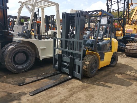 建築材料の店ではベストです 中古のコマツーフォークリフト FD25 FD30 FD40 FD50