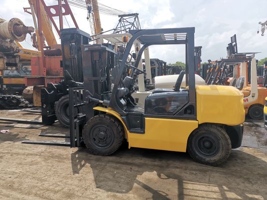 建築材料の店ではベストです 中古のコマツーフォークリフト FD25 FD30 FD40 FD50