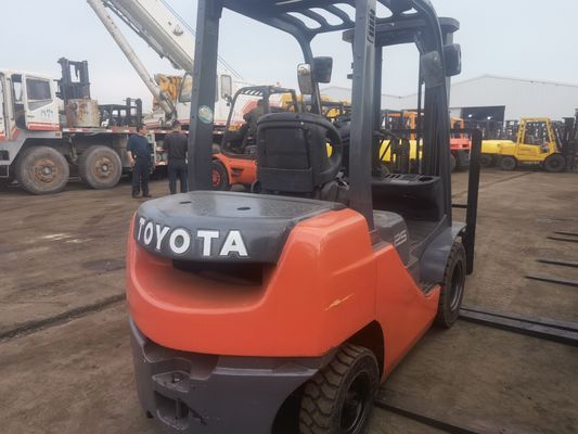 日本製 トヨタ FD25 ディーゼルフォークリフト