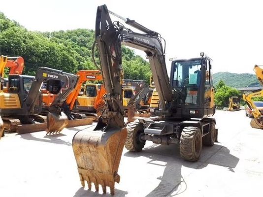 中古のVolvo EW60車輪掘削機 状態が良好で他のバケツ容量