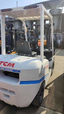 TCM FD25T3C ディーゼルリフティング 2.5 トンの二手フォークリフト 上海