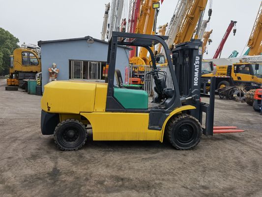 旧コマツー 5トンのディーゼルフォークリフト FD50 日本エンジンで 上海ヤード
