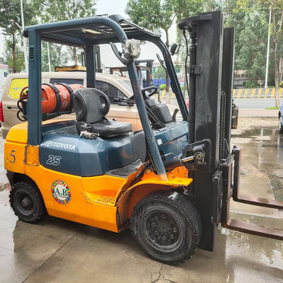 2012年 トヨタ 7F25 LPGフォークリフト 日本エンジンとガソリンエンジン 2.5 トン