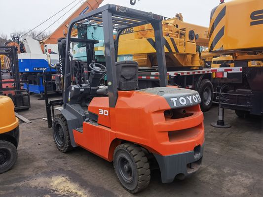 3000 kg 体重 左と右を移動するクランプサイドシフト付きのトヨタFD30フォークリフト