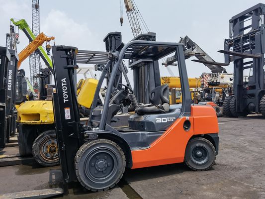 3000 kg ガソリンエンジン トヨタ 8F30 重荷用水力ディーゼルフォークリフト