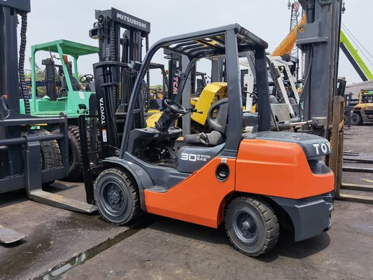 3000 kg ガソリンエンジン トヨタ 8F30 重荷用水力ディーゼルフォークリフト