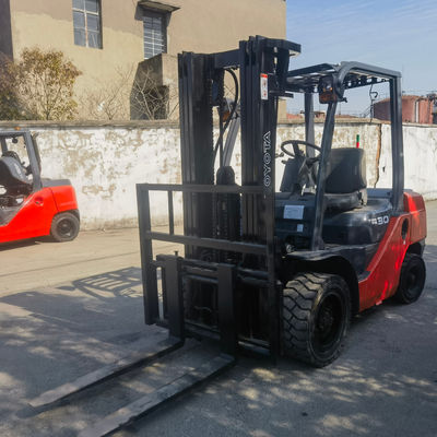 トヨタ3トンの二段マストと3~4.5mの高さの二段フォークリフト