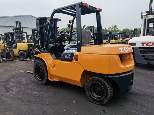 トヨタ5トンのフォークリフト 既成FD50 7f50 8f30 3トンのフォークリフト 5トンのディーゼルフォークリフト