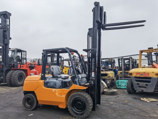 トヨタ5トンのフォークリフト 既成FD50 7f50 8f30 3トンのフォークリフト 5トンのディーゼルフォークリフト