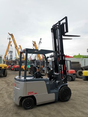 TCM FB30 3トンの小型電気フォークリフト 1.5トンの2トンの3.5トンのパフォーマンスフォークリフト