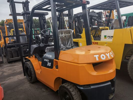 上海ヤードで使用されたトヨタ3.5トンのFD35ディーゼルフォークリフト 3500kgフォーク幅