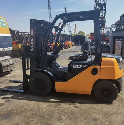 2トンのトヨタフォークリフト 3ステージマストサイドシフト トヨタシート 4.5m リフティング高度
