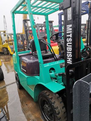 ディーゼルフォークリフト 2.5 トン Mitsubishi または Isuzu エンジン 最高性能保証