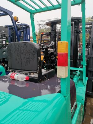 上海で使った三?? 2.5トンのフォークリフト 建材店に最適