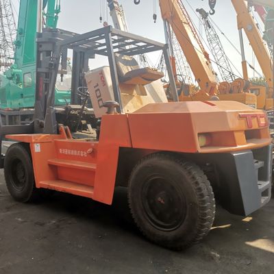 FD100 TCMフォークリフト 10 トン ディーゼルエンジンと通常のフォーク幅で良好な状態