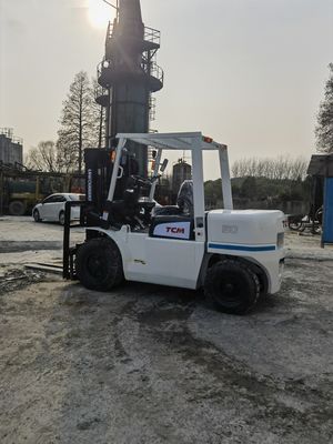 強力なディーゼルエンジン 5トン TCM 3段階 4.5m FD100 DF50 FD70 日本で使ったフォークリフト