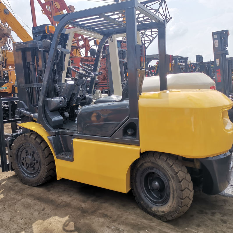 建築材料の店ではベストです 中古のコマツーフォークリフト FD25 FD30 FD40 FD50