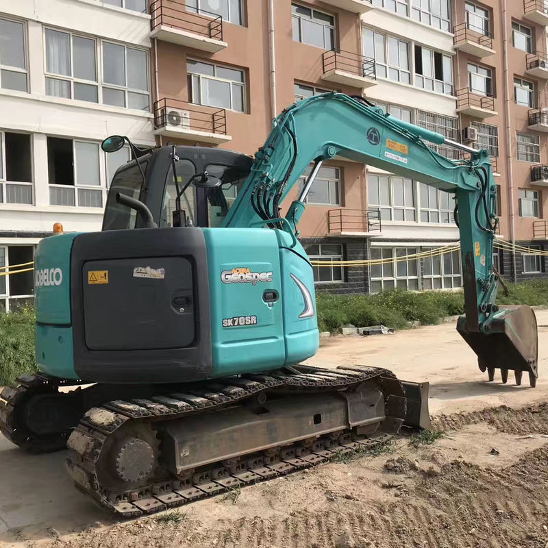 中古のコベルコ SK70SR 3トンの名乗積荷物容量を持つ古着クローラー掘削機