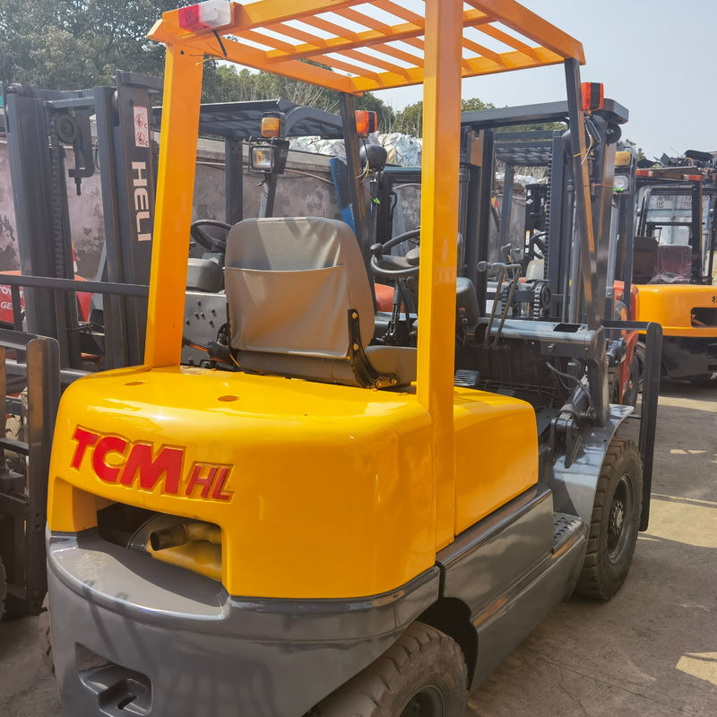 多機能用の3トンのフォークリフト TCM FD20 T5 使用状態の常用フォーク幅