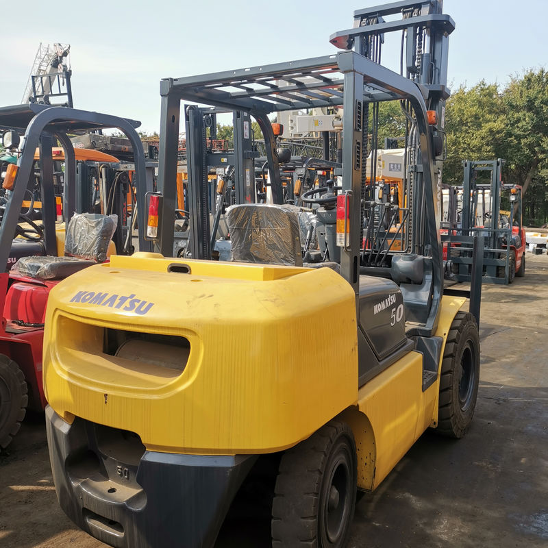 フォーク幅1200mm コマツー FD50 5T 中古フォークリフト 5T 日本 ISUZUエンジンのリフティング
