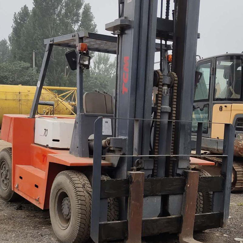 良い状態で使用済み TCM FD70フォークリフト 7000 KG 重量 ディーゼルエンジンの電源