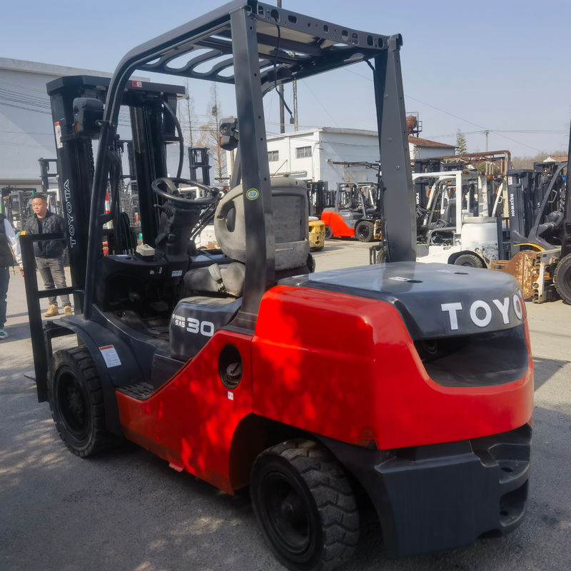 トヨタ 8F30 7F30 FD30 ディーゼルエンジンフォークリフト 4.5mフォーク長3段マスト