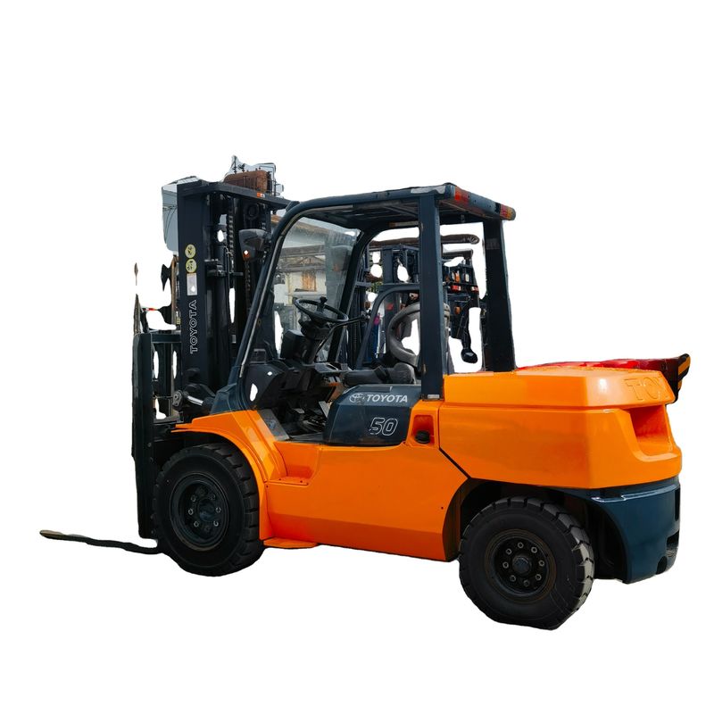 日本製部品とディーゼルエンジンを備えた5トンの古製トヨタフォークリフト